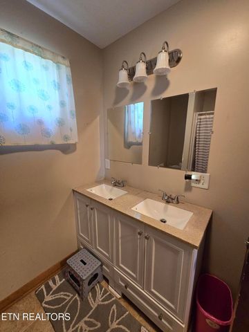 602 Hilltop Drive, Morristown, TN 37814