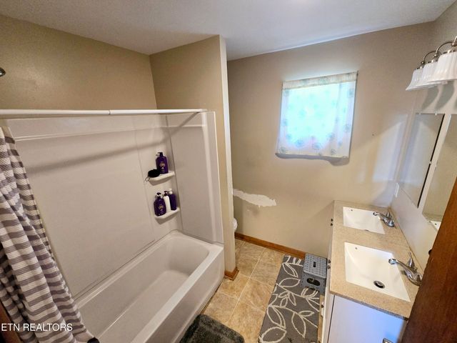 602 Hilltop Drive, Morristown, TN 37814