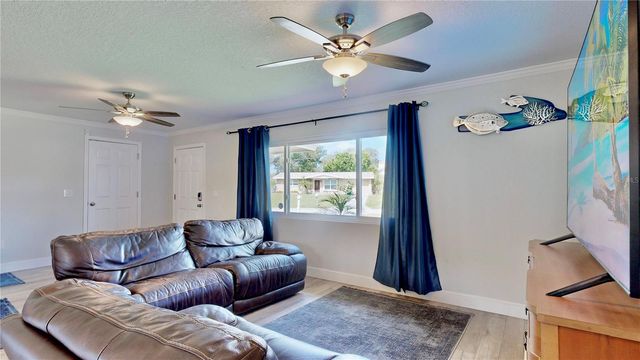 6947 114TH STREET, Seminole, FL 33772