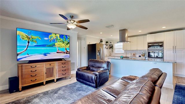 6947 114TH STREET, Seminole, FL 33772