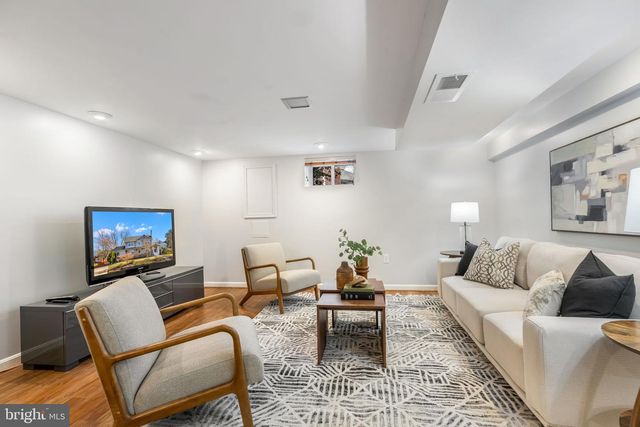 3101 N TORONTO ST, Arlington, VA 22213