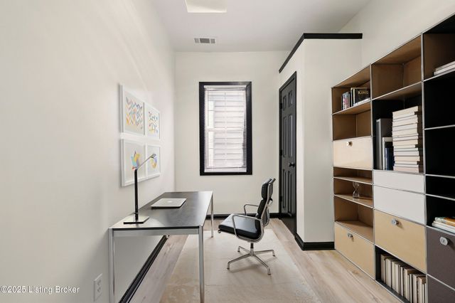 1102 E Saint Catherine St, Louisville, KY 40204