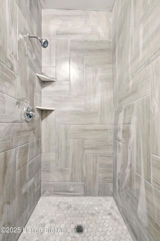 1102 E Saint Catherine St, Louisville, KY 40204