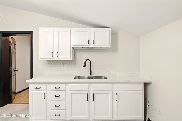 1102 E Saint Catherine St, Louisville, KY 40204