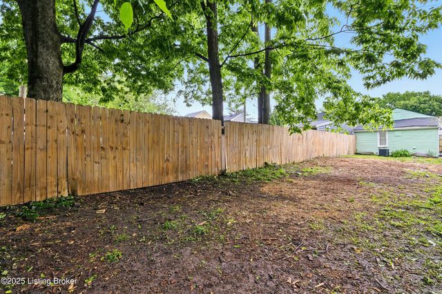 1102 E Saint Catherine St, Louisville, KY 40204