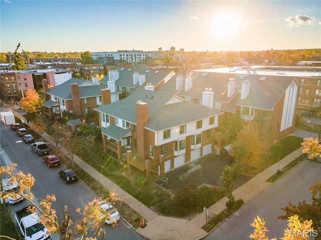 445 Clara Avenue 24, St Louis, MO 63112