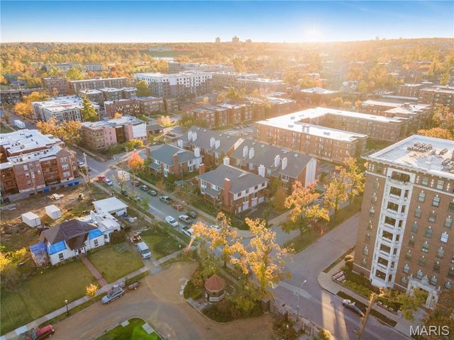 445 Clara Avenue 24, St Louis, MO 63112