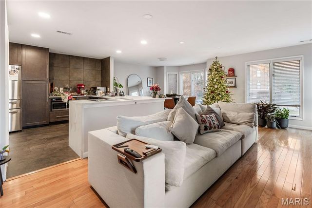 445 Clara Avenue 24, St Louis, MO 63112