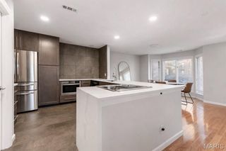 445 Clara Avenue 24, St Louis, MO 63112