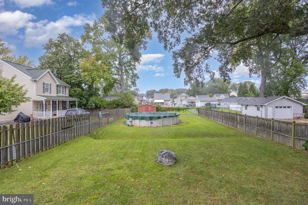 Image 37 of property listing at 348 POPLAR, Essex, MD 21221