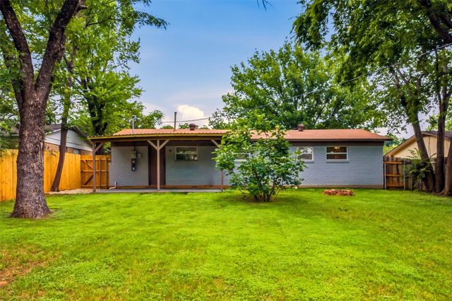 2004 Alan A Dale Road, Arlington, TX 76013