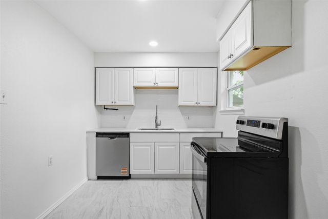 2004 Alan A Dale Road, Arlington, TX 76013