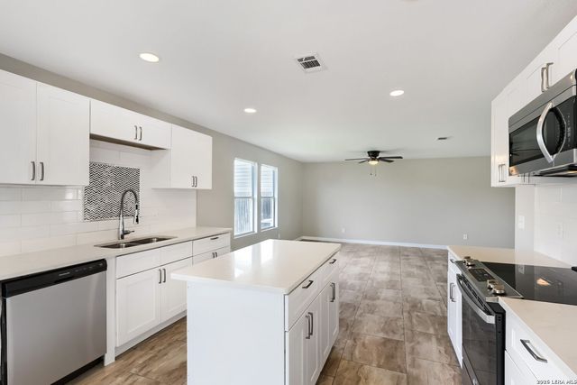 117 Gatewood Clf, Cibolo, TX 78108