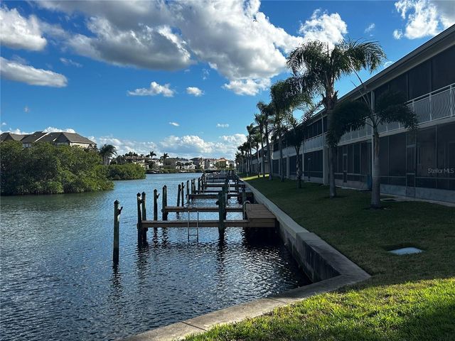 8802 BAY POINTE DRIVE 102, Tampa, FL 33615