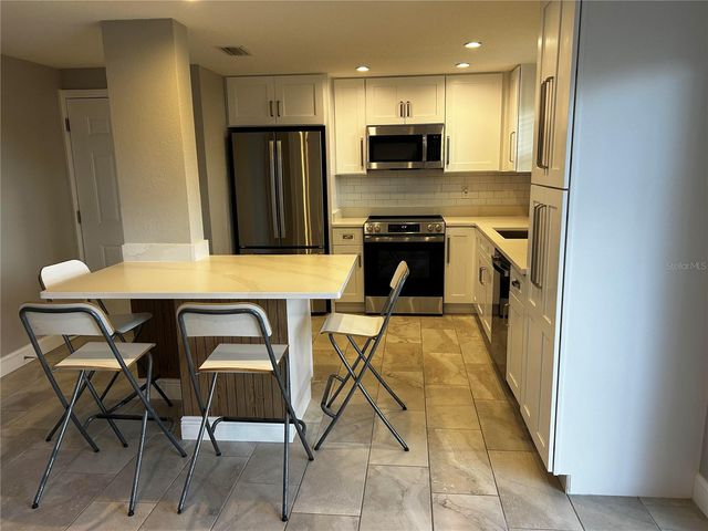 8802 BAY POINTE DRIVE 102, Tampa, FL 33615