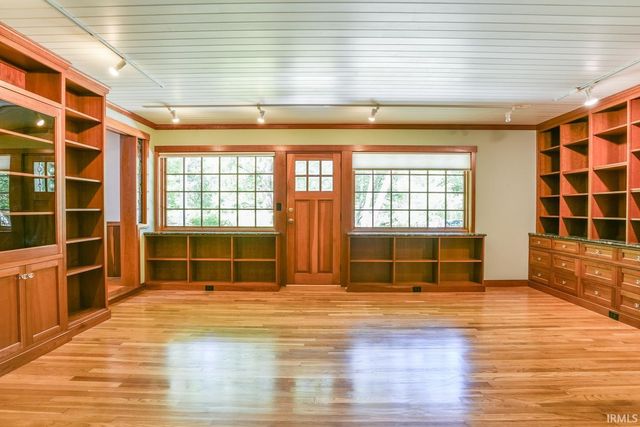 909 S Highland Avenue, Bloomington, IN 47401