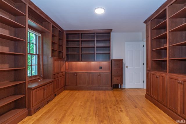 909 S Highland Avenue, Bloomington, IN 47401