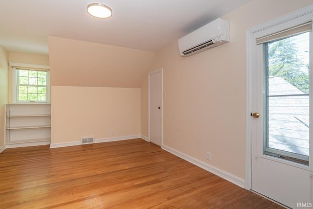 909 S Highland Avenue, Bloomington, IN 47401