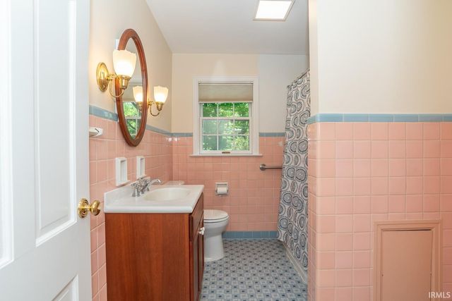 909 S Highland Avenue, Bloomington, IN 47401