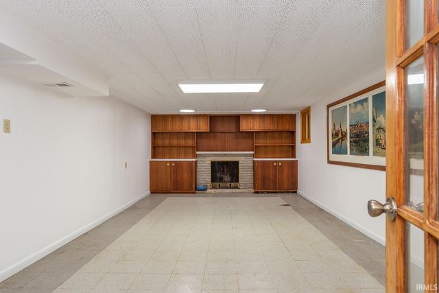 909 S Highland Avenue, Bloomington, IN 47401