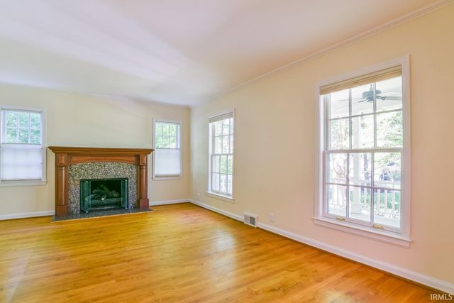 909 S Highland Avenue, Bloomington, IN 47401