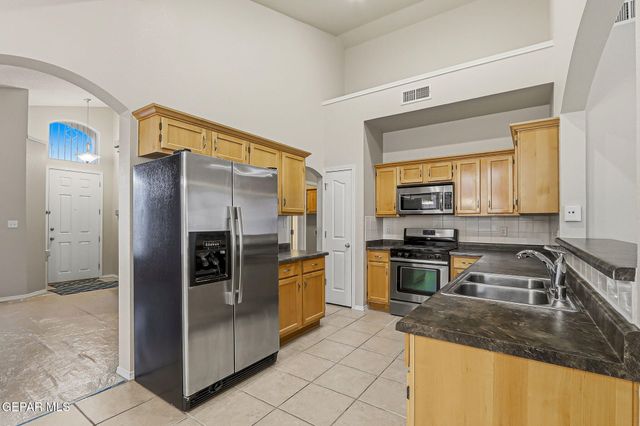 5457 SANTIAGO ROQUE Drive, El Paso, TX 79934