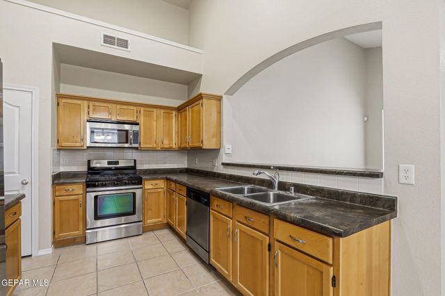 5457 SANTIAGO ROQUE Drive, El Paso, TX 79934