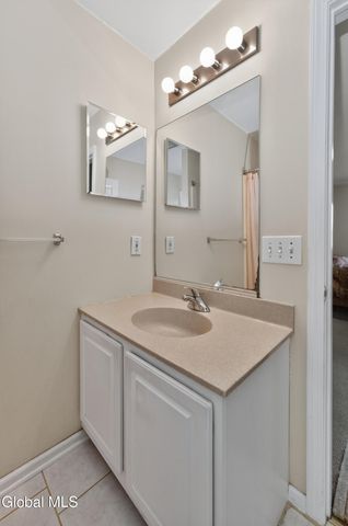 4 Cheshire Court, Albany, NY 12209