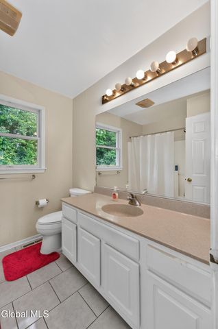 4 Cheshire Court, Albany, NY 12209