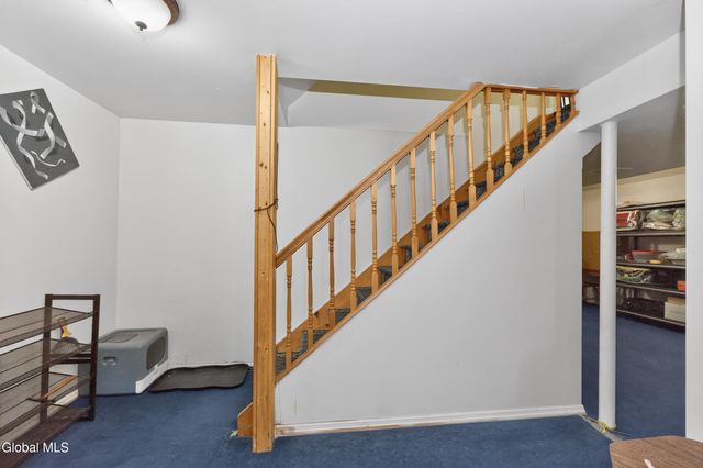 4 Cheshire Court, Albany, NY 12209