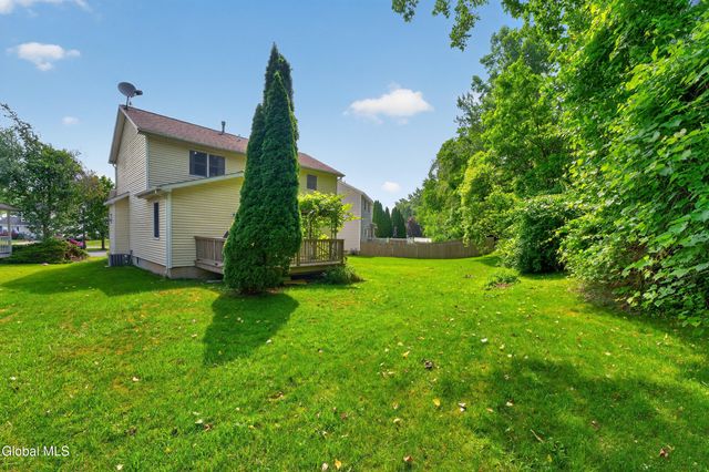 4 Cheshire Court, Albany, NY 12209