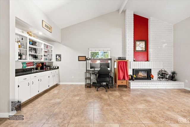 308 Swan Court, Bakersfield, CA 93309