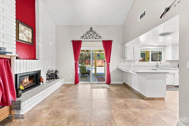 308 Swan Court, Bakersfield, CA 93309