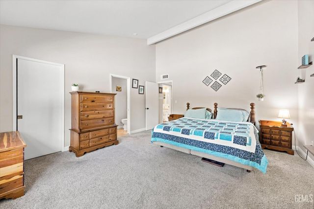 308 Swan Court, Bakersfield, CA 93309