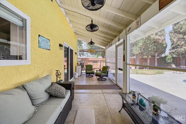 308 Swan Court, Bakersfield, CA 93309