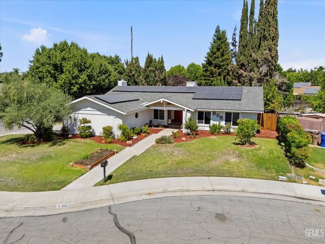 308 Swan Court, Bakersfield, CA 93309