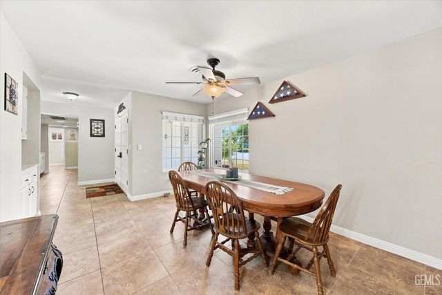 308 Swan Court, Bakersfield, CA 93309