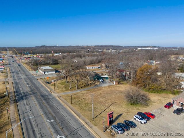 243 E 141st Street, Glenpool, OK 74033