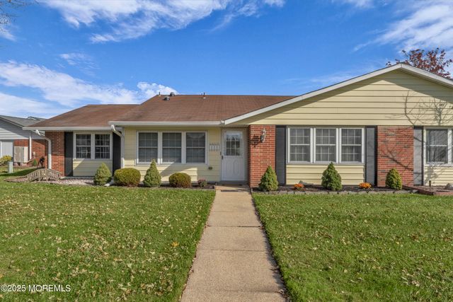 329A Dorchester Drive A, Lakewood, NJ 08701