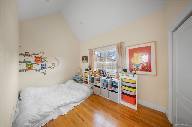 66-19 Commonwealth Boulevard, Little Neck, NY 11362