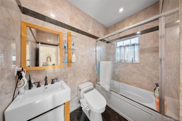 66-19 Commonwealth Boulevard, Little Neck, NY 11362