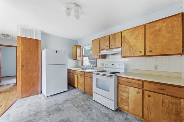 209 S Trout, Haysville, KS 67060