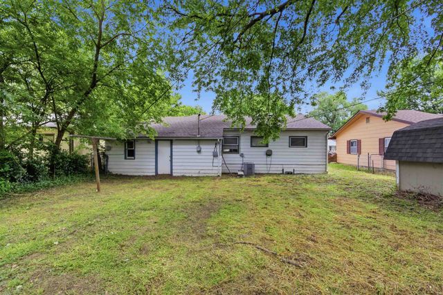 209 S Trout, Haysville, KS 67060