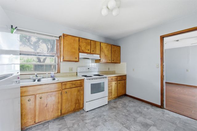 209 S Trout, Haysville, KS 67060