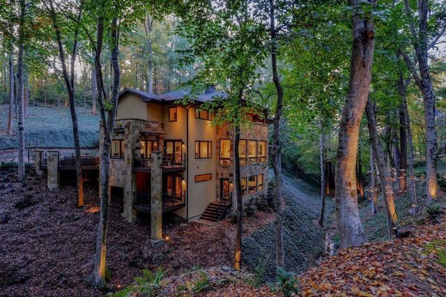 1180 E Beechwood Drive NW, Atlanta, GA 30327