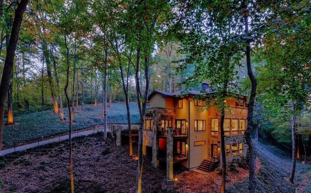 1180 E Beechwood Drive NW, Atlanta, GA 30327