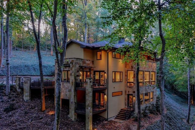 1180 E Beechwood Drive NW, Atlanta, GA 30327