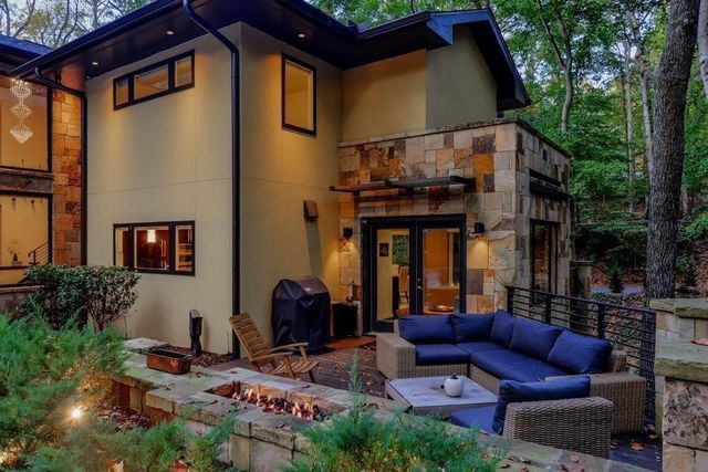 1180 E Beechwood Drive NW, Atlanta, GA 30327