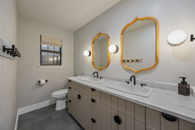 7716 Chasewood Drive, North Richland Hills, TX 76182