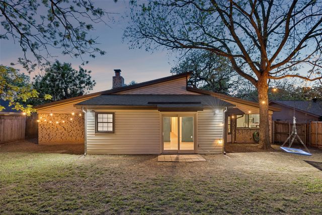 7716 Chasewood Drive, North Richland Hills, TX 76182